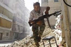 T&uuml;rk gazeteciler Halep'te ateş altında kaldı
