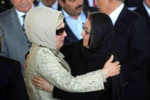 Bakan Şahin'in annesi toprağa verildi