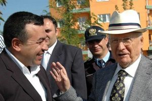 Evren'e "duruşmaya katılamaz" raporu