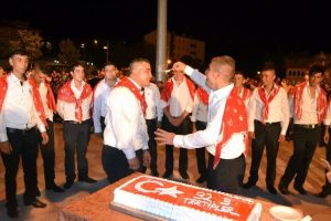Kınalı kuzular askere b&ouml;yle uğurlandı
