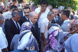 Bah&ccedil;eli şehit ailesini ziyaret etti