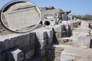 2 bin yıllık tiyatro bileti şaşırttı