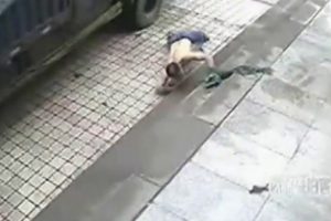 Lastik y&uuml;z&uuml;ne b&ouml;yle patladı