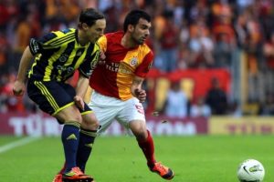 Engin Baytar aracıyla takla attı