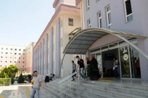 Hastanede altınları &ccedil;aldılar!