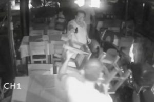 Silah patlamadı &ouml;lmekten kurtuldu