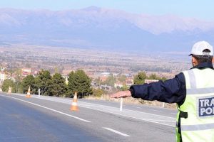Poliste &ccedil;alıntı oto alarmı
