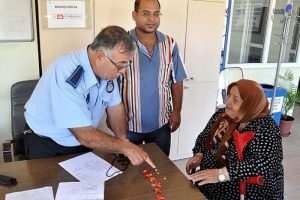 İnsanlık &ouml;lmemiş! Bulduğu altınları sahibine verdi