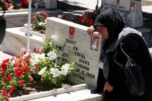 Bir şehit annesinin feryadı: "Kanımızın son damlasına kadar varız"