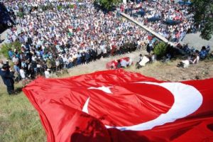 10 bin kişi uğurladı