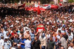 70 milyon tek y&uuml;rek oldu, ter&ouml;re lanet yağdı