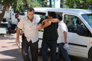 İnternette tanıştığı kıza tecav&uuml;z etti