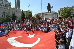 Şehitlere rahmet, ter&ouml;re lanet yağdı