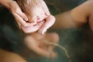 Suda doğum nasıl yapılır?