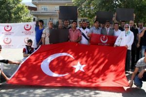 Siyaha b&uuml;r&uuml;nen BBP'den sessiz ter&ouml;r eylemi