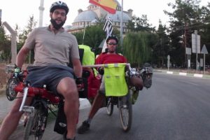 Hayır i&ccedil;in bisikletlerle d&uuml;nya turu