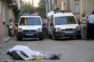 Bursa'da kucağında taşıdığı cam canından etti