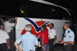 Yolcu otob&uuml;s&uuml;ne kurşun yağmuru