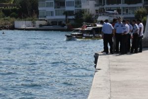Denize d&uuml;şt&uuml;, kimse yardım etmedi