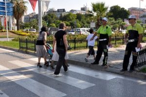 Yayalara kırmızı ışık cezası