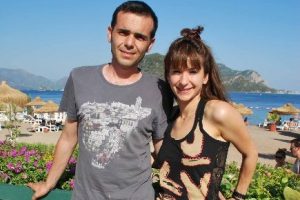 Beşiktaşlı fanatik &ccedil;ift balayında