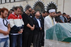 Senarist A&ccedil;ıkg&ouml;z son yolculuğuna uğurlandı