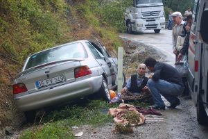 Yağ d&ouml;k&uuml;len yolda facia