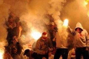 Taraftarlardan provokatif pankart