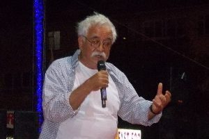 Levent Kırca H&uuml;lya Avşar'a "cahil" dedi