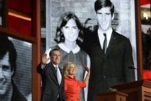 Romney'nin başkan adaylığı resmileşti