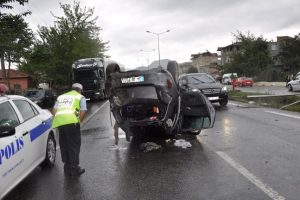 Otomobil takla attı: 5 yaralı