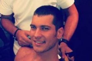 &Ccedil;ağatay Ulusoy'u hi&ccedil; b&ouml;yle g&ouml;rmediniz