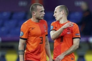 Van Gaal Hollanda kadrosunu a&ccedil;ıkladı