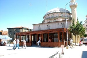 Mudanya merkez camiine 150 kişilik sundurma