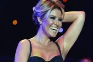 Yeni imajla ilk konser