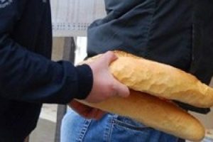 "Elinde bira ile ekmek aldın" dayağı