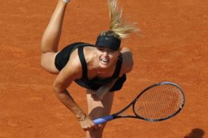 Sharapova nişanı attı