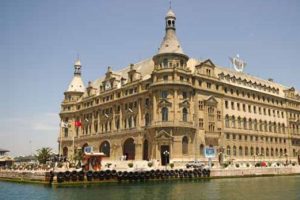 Haydarpaşa &ccedil;&uuml;r&uuml;yor