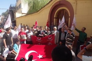 BBP'den sinagog &ouml;n&uuml;nde eylem
