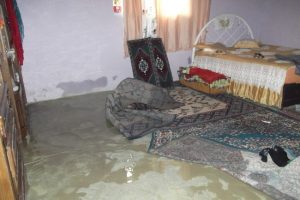 Sağanak yağış su baskınlarına neden oldu