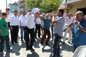 Muharrem İnce, cigoş oynayarak kurtlarını d&ouml;kt&uuml;