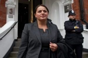 T&uuml;rk vekilden Assange'a ziyaret