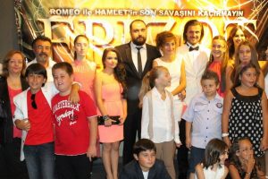 Amat&ouml;rlerden ustalara taş &ccedil;ıkartacak film