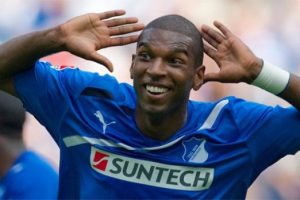 Ajax Ryan Babel ile imzaladı