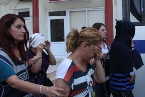 Fuhuş operasyonu zanlıları adliyeye sevk edildi