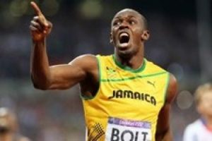 Usain Bolt yeşil sahalarda