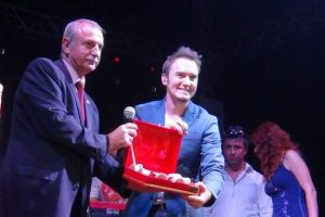 Mustafa Ceceli Simav'ı salladı