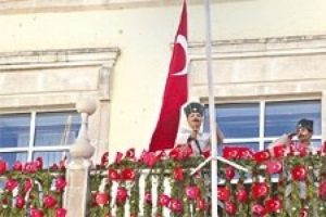 Y&uuml;zbaşı Şeref'in bayrağı artık &ccedil;ekilmeyecek