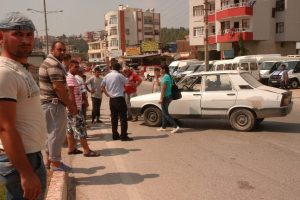 Yaşlı kadın otomobilin altında kaldı