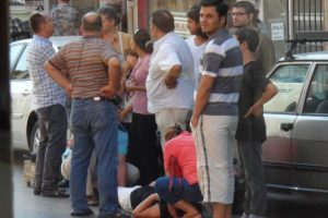 Motosiklet kadın yayaya &ccedil;arptı: 1 yaralı